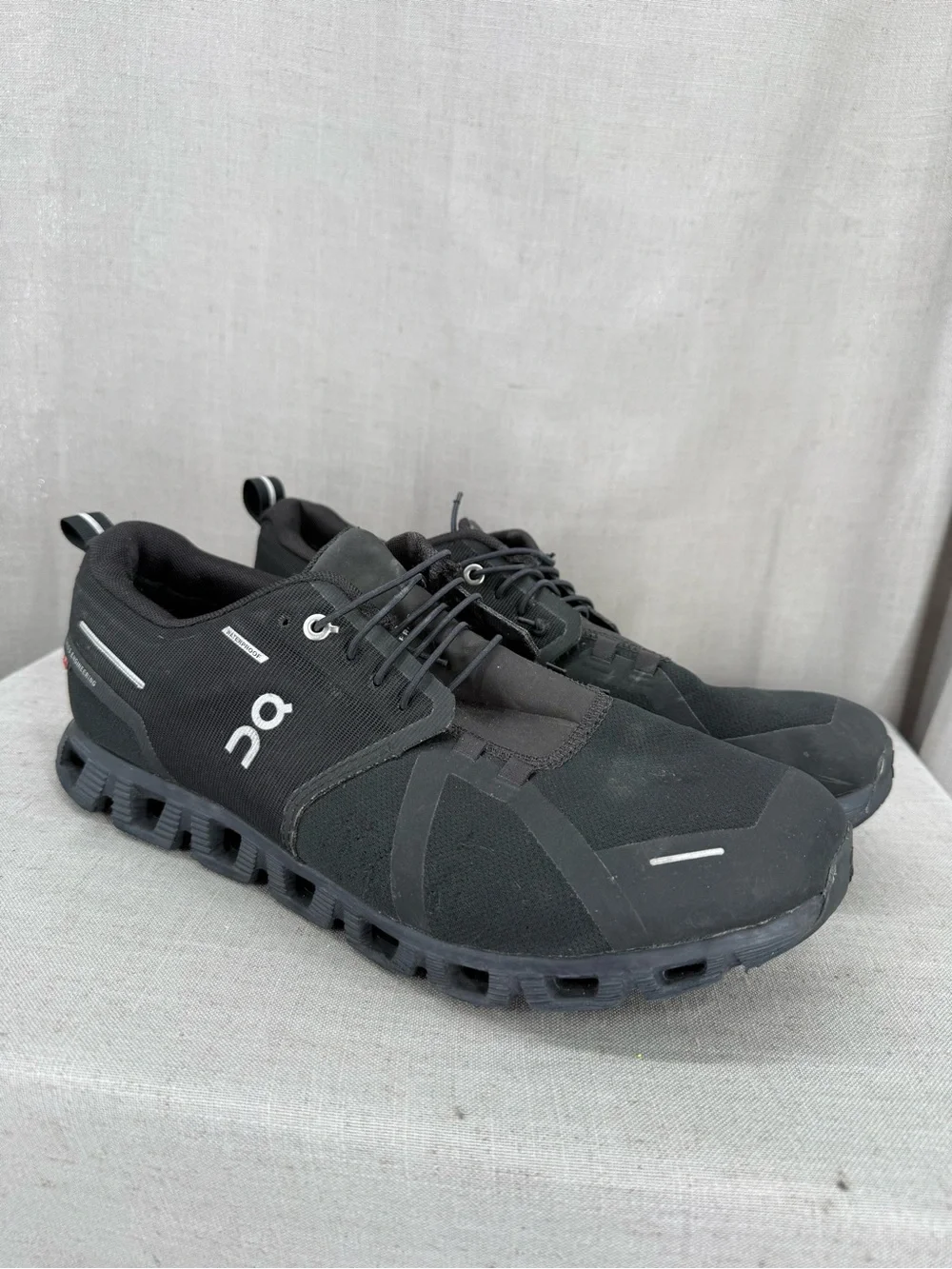 On running Cloud 6 Waterproof Black Casual Running Shoes | Men's Size 11.5 US